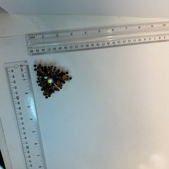 Vintage Womens Rhinestone Brooch Pin Amber Tone & Aurora Borealis Stones 1960s - Picture 3 of 7